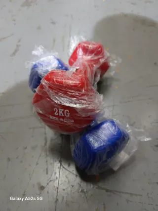 Set di manubri da 2 kg (Rosso e Blu)