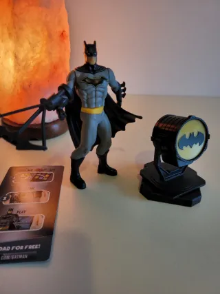 Action Figure Batman DC Kinder con Accessori