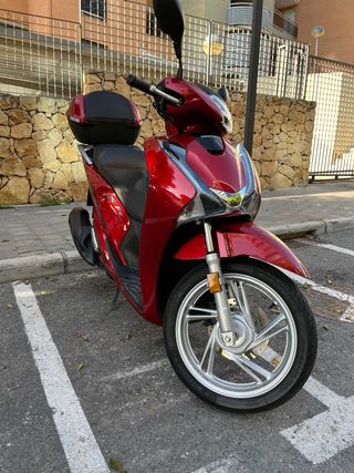 Honda SH 125i Scooter Roja ABS