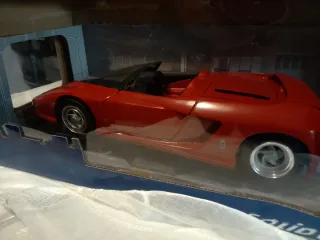 Ferrari Mythos Revell 1/18 scatola vetrina