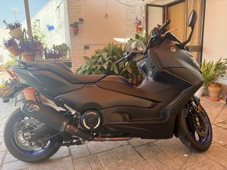 Yamaha TMAX 560 Negra