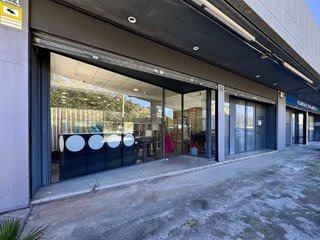 Local comercial en alquiler en Montigalà -Sant Crist en Badalona