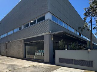 Local comercial en alquiler en Montigalà -Sant Crist en Badalona