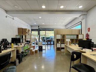Local comercial en alquiler en Montigalà -Sant Crist en Badalona