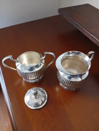 Set zuccheriera e lattiera placcato argento