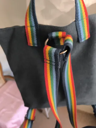 Mochila vaquera con tiras arcoíris