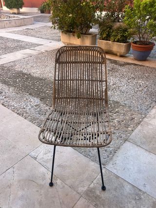 Set di 4 sedie in vimini e metallo