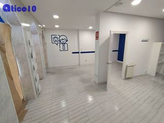 Local comercial en alquiler en Milán - Pumarín - Teatinos en Oviedo