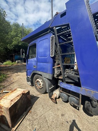 Camión VOLVO FM12