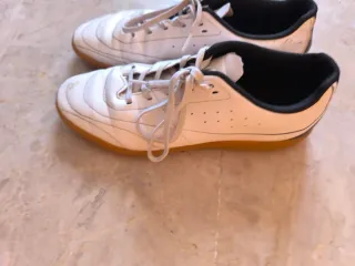 Zapatillas blancas deportivas talla 41,5