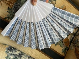 Abanico Plegable Cuadros Azul Blanco