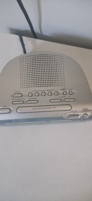 Radio Reloj Despertador Sony ICF-C273