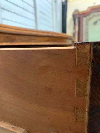 Cómoda antigua de madera