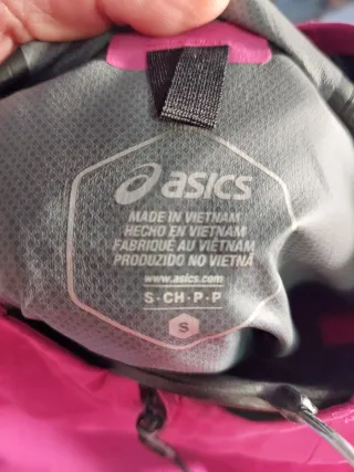 Cortavientos /chubasquero asics Talla S Fucsia.