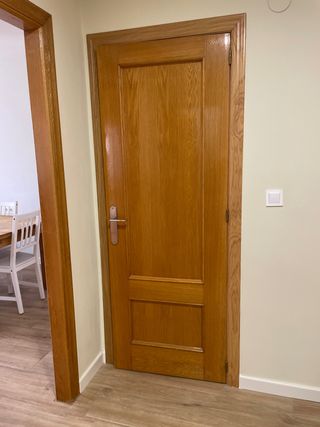 Puerta de roble macizo