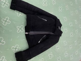 Chaqueta negra Stradivarius forrada