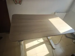 Escritorio elevable, eléctrico blanco IKEA