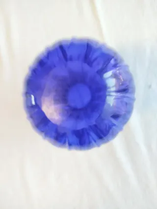Jarrón en cristal azul cobalto de Murano.