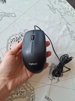 Ratón Logitech con Cable Negro