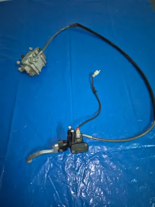 Pinza y latiguillo GasGas EC 2T