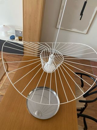 Lámpara de techo diseño blanco y plateado