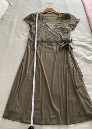 Vestido vintage marrón con detalles plateados