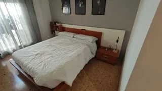 Muebles, cuadros y lámparas