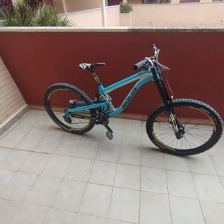 Bicicleta de montaña Solid Strike
