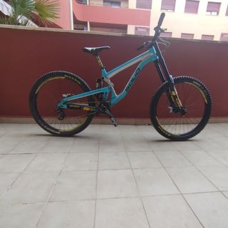 Bicicleta de montaña Solid Strike
