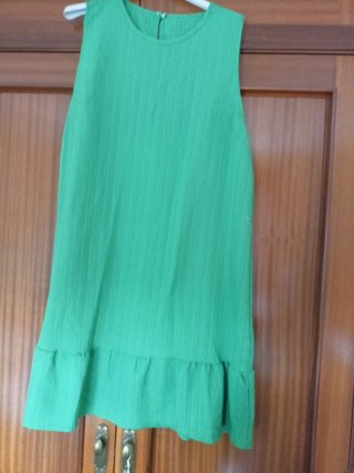 Vestido azul con flores rosas y verde