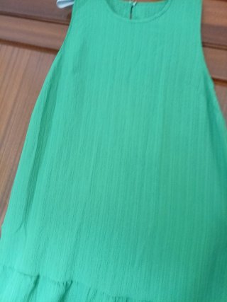 Vestido azul con flores rosas y verde