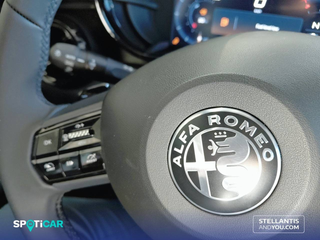 Alfa Romeo Junior Ibrida 108kW (145CV)