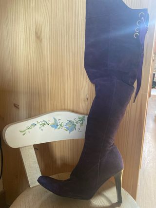 Botas altas de piel moradas