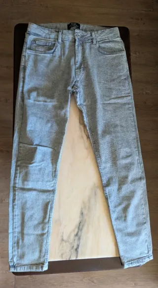 Bershka Pitillo Super Skinny Gris Claro Talla 40