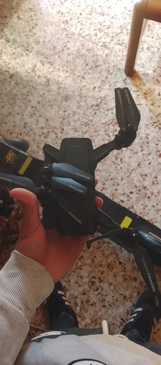 Dron negro