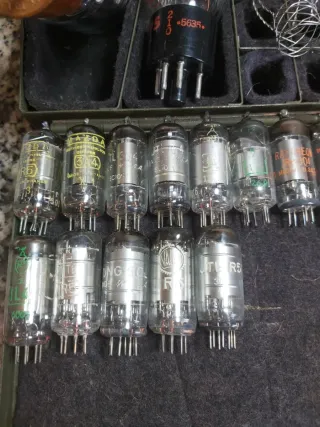 Cofanetto Valvole Militari di potenza 2E22/798