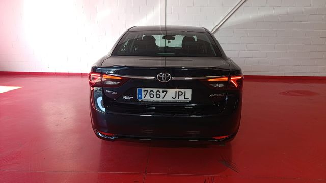 Toyota Avensis 2016