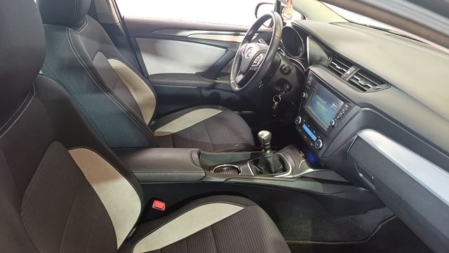 Toyota Avensis 2016