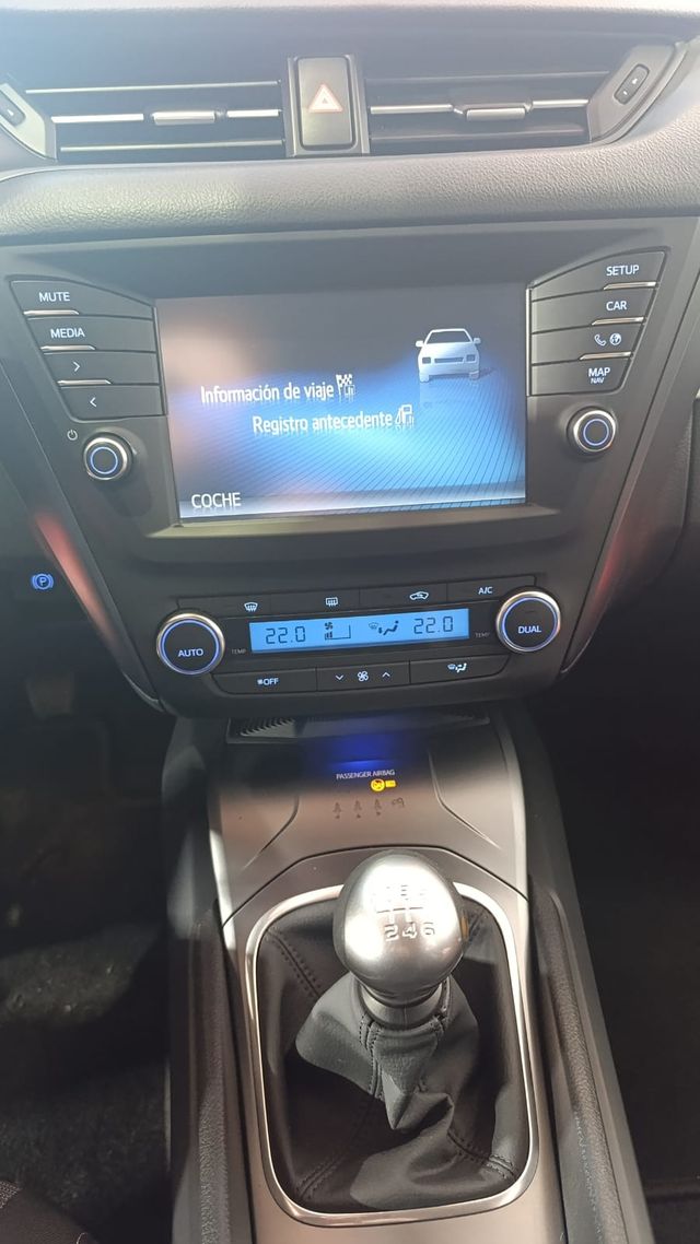 Toyota Avensis 2016