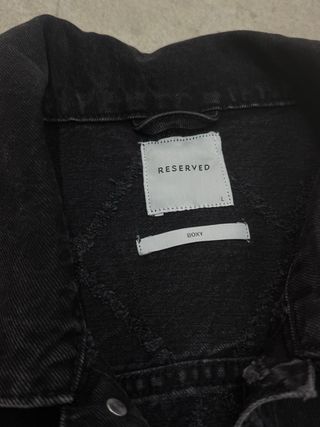 Chaqueta vaquera Reserved negra