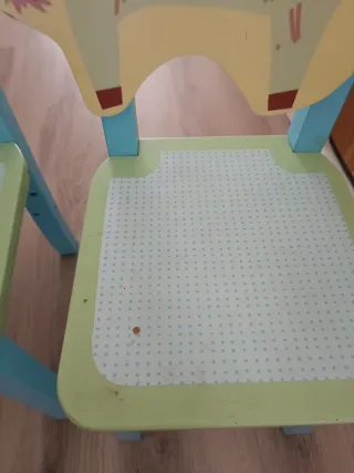 Sillas infantiles de madera