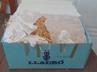 Coche Lladró Ford Fiesta Beige Porcelana