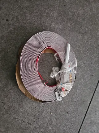Embellecedor cromado para coche