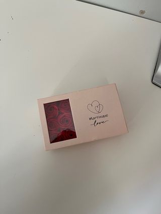 Caja regalo flores y collar