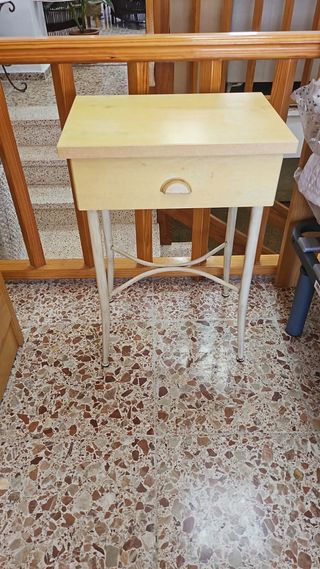 Mesita de noche madera y metal