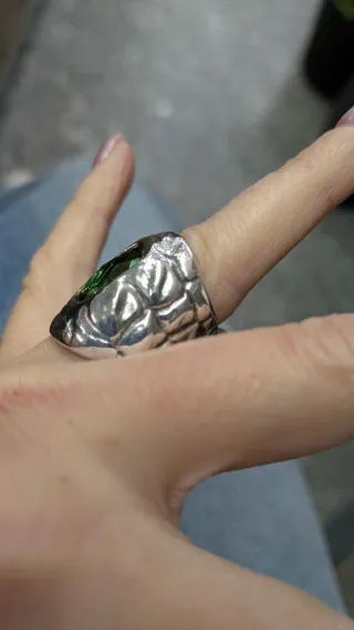 Anello Uno de 50 con pietra verde