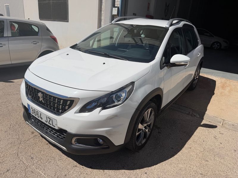 Peugeot 2008 1.2 Pure Tech S&S Style (2016) 2015