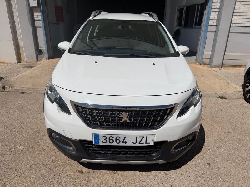 Peugeot 2008 1.2 Pure Tech S&S Style (2016) 2015, foto 2
