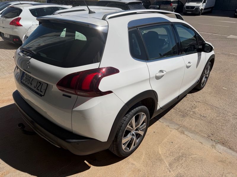 Peugeot 2008 1.2 Pure Tech S&S Style (2016) 2015, foto 4