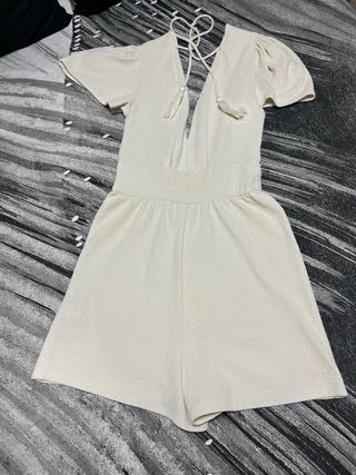 Mono corto bordado crema